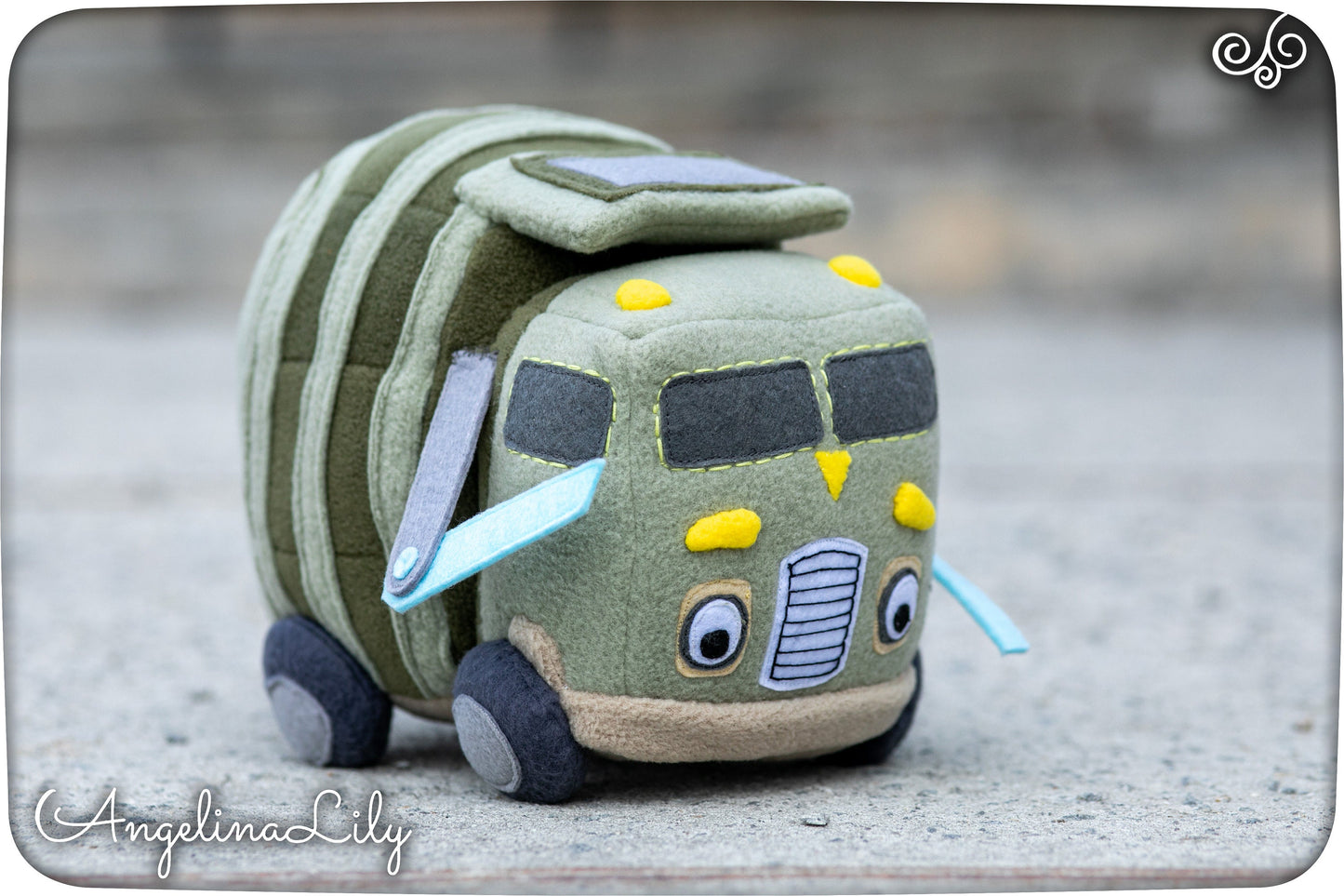 Trash Truck plush, handmade cuddly truck, 6.2 inches high, made to order